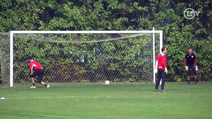 Rogério Ceni treina cobranças de pênalti após treino do São Paulo