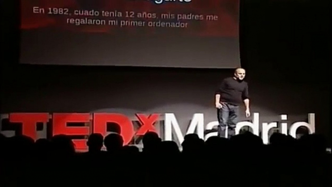 The first TED speech in Esperanto (English Nederlands subtitles) TEDxMadrid 2012 by David de Ugarte