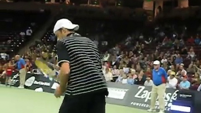 Hilarious Andy Roddick imitation of Serena Williams- Stuffs his chest/butt & dances!!