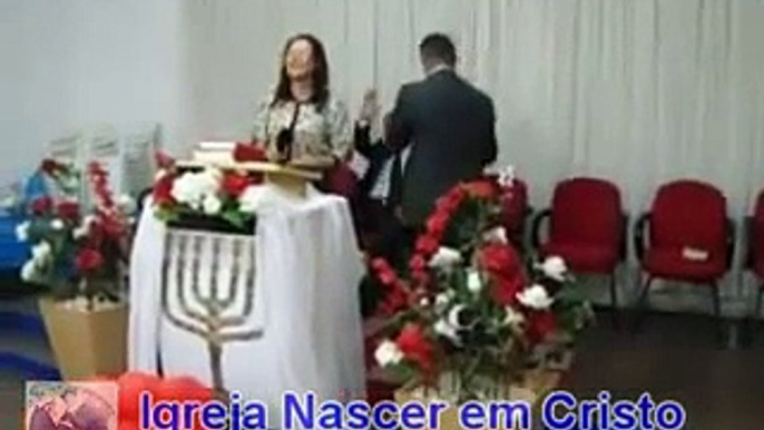 QUEM ME VÊ CANTANDO - MISSIONARA MARA e MILTON - IGREJA NASCER EM CRISTO