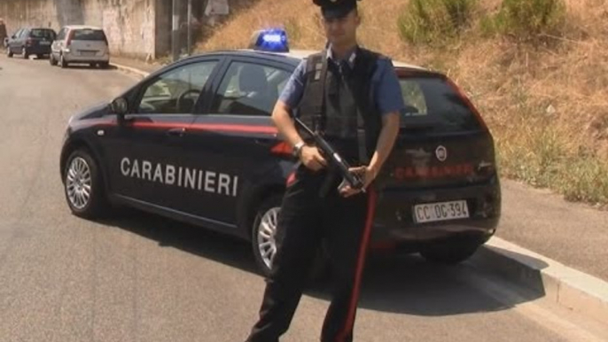 Tivoli (RM) - Impedisce lo spaccio nel suo bar: picchiato e cosparso di benzina (22.07.15)