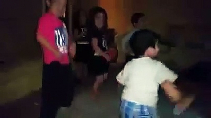 LOL such a funny dance of children