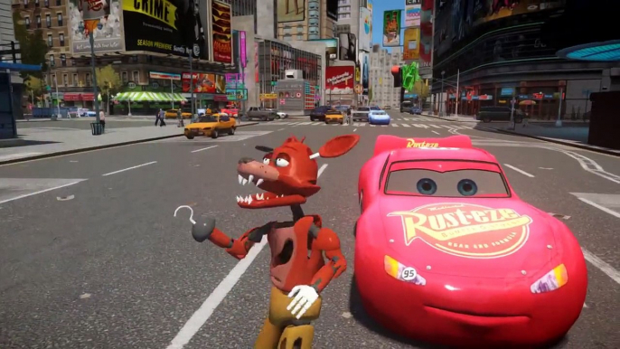 FOXY (Five Night At Freddy's) MEET LIGHNING MCQUEEN CAR (DISNEY PIXAR CARS)