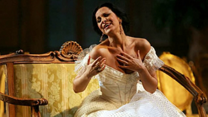 Singing Lessons : How to Become an Opera Singer