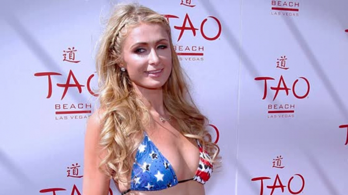 Paris Hilton behauptet, dass sie keine Schönheits-OP hatte