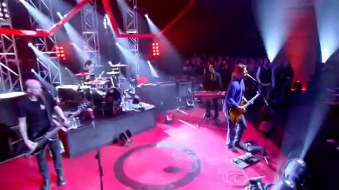 Queens Of The Stone Age   No One Knows Live Jools Holland 2002