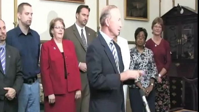 Governor Mitch Daniels announces opportunity to increase access to higher education