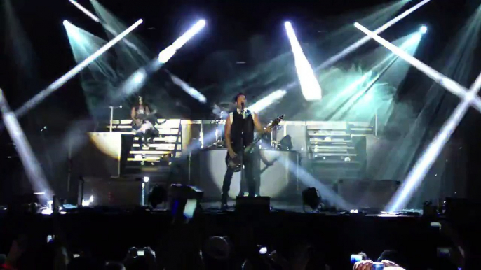 Skillet - Whispers in the Dark \ RTU 2012