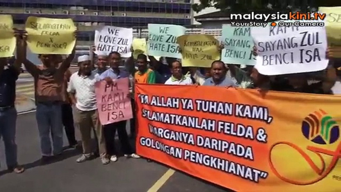 Anak: Retain Felda DG and remove Isa Samad