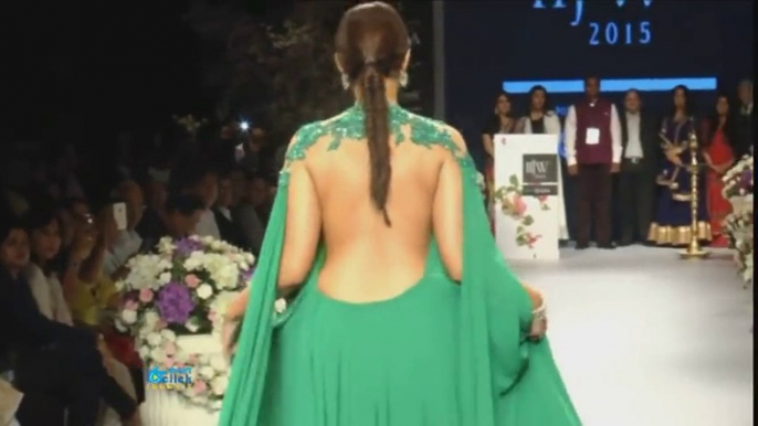 Hot Sonam Kapoor in Backless Gown at IIJW 2015