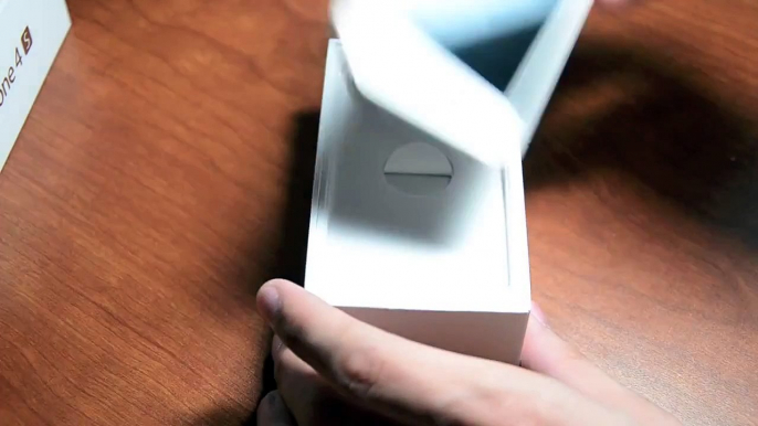 iPhone 4S Unboxing with Siri Demo