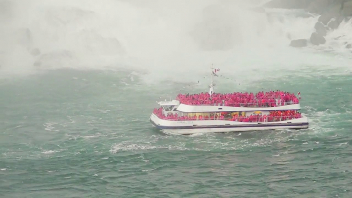 Niagara Falls Hornblower Cruise journey into the Horseshoe Falls (Complete Ride)