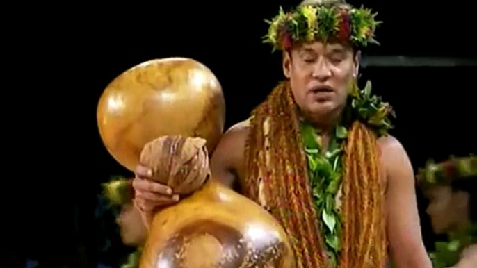 2009 Merrie Monarch Women Kahiko Winners - Halau Na Mamo O Puuanahulu