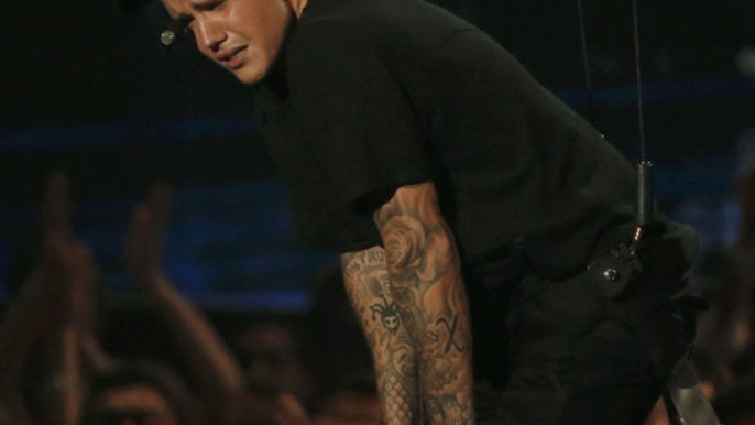 Justin Bieber Crying - VMA 2015 (MTV Video Music Awards) REVIEW