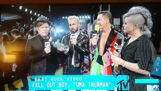 Fall Out Boy Wins 1st VMA