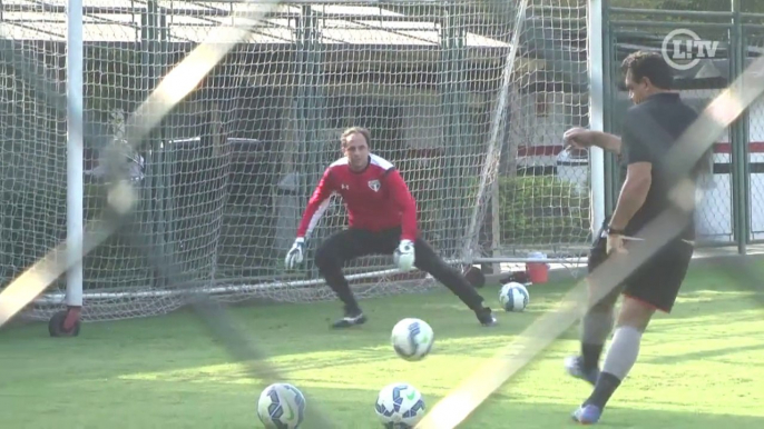 Após lesão, Rogério Ceni volta a treinar no São Paulo