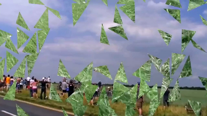 Low Flying Aircraft On The Approach Slope