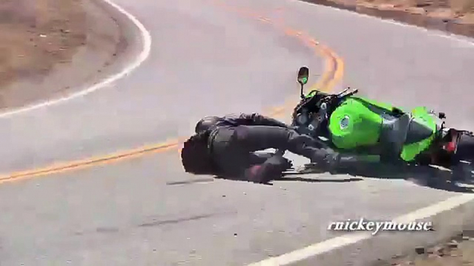 Motorcycle Crash Kawasaki ZX6R Lowsides on Mulholland - YouTube