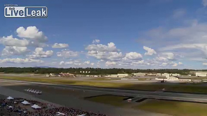 US Air Force - F-22 Stealth Fighter Aerial Display At Arctic Thunder Open House 2014 [1080p]