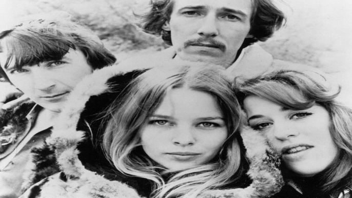 THE MAMAS & THE PAPAS - CALIFORNIA DREAMIN' - LIVE VERSION