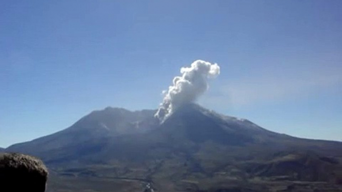 Mount St Helens blowing off some steam after 20 years!