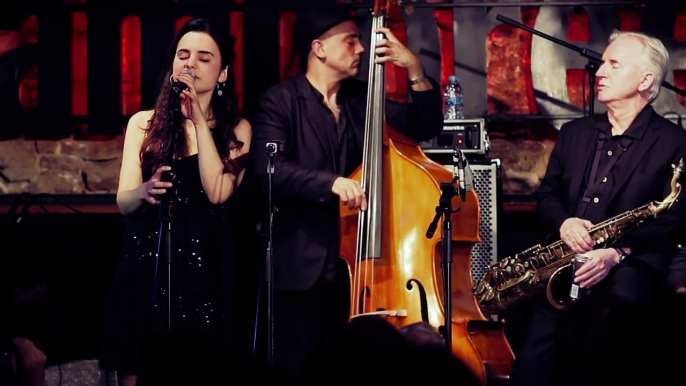 Moody's mood for love  Andrea Motis Joan Chamorro quintet & Scott Hamilton