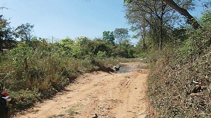 My Bullet on Shortcut - Royal Enfield Bullet Machismo 500 offroad