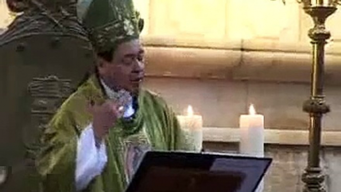 CARDENAL RIVERA EN LA CATEDRAL