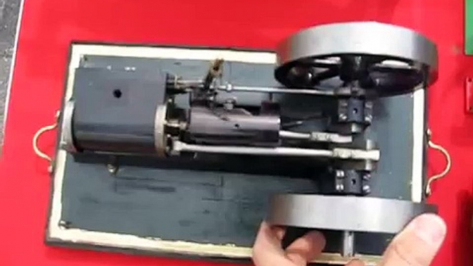 Moving/sliding cylinder steam engine model video #3