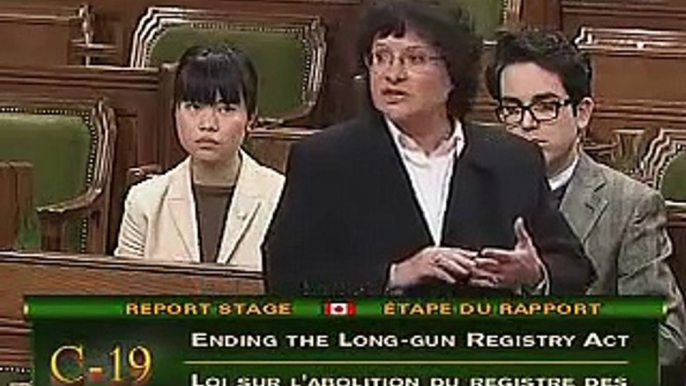 NDP MP does his hair, appears to fall asleep in Parliament