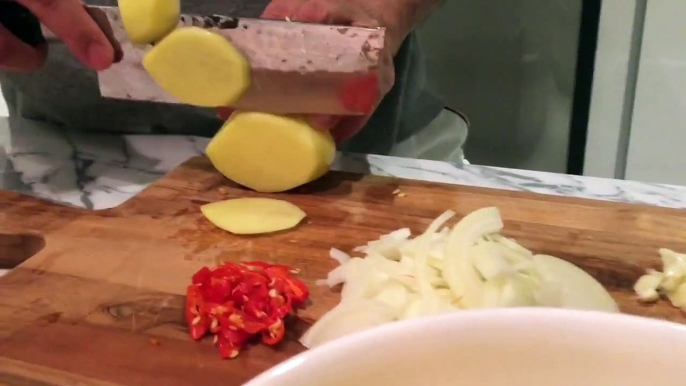 Resep Kornet Tumis Kentang (Potato Corned Beef Recipe Video)