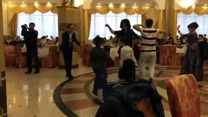 Свадьба! Танец Детей! Мега Активные Дети! WEDDING! DANCE KIDS! MEGA active children!