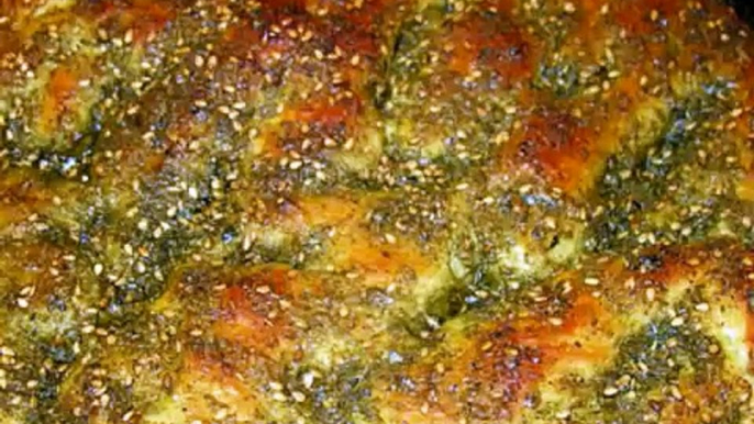 Za3tar Mana2eesh- مناقيش زعتر - Zaatar on bread dough