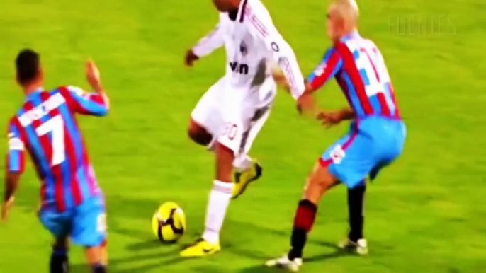 Las mejores jugadas de Ronaldinho.