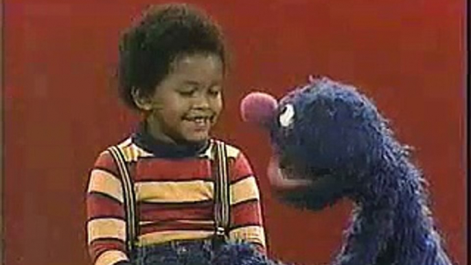 Classic Sesame Street - Grover and Erik talk about teeth