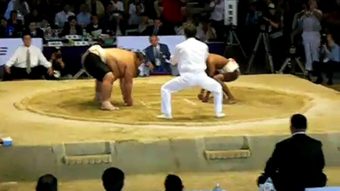 Mismatch at the World Sumo Championships 2006