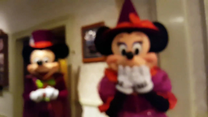 Mickey & Minnie Mouse in fall outfits @ Disneyland