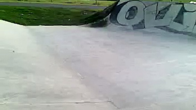 Dylan Higgins hudge transfer in Mardyke skatepark Cork city