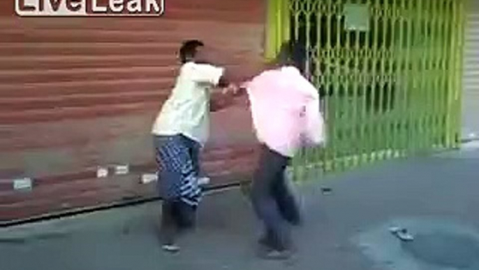 Funny fight of 2 drunk men