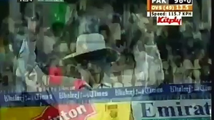 Shahid Afridi's 8 SIXES and a winning FOUR against New Zealand in an ODI at Sharjah in 2002.