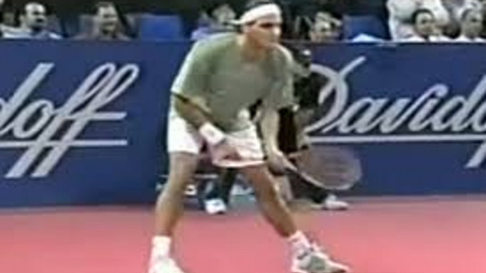 Roger Federer - Best shot  vs Andy Roddick