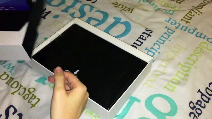 Unboxing Sony Xperia Z4 Tablet