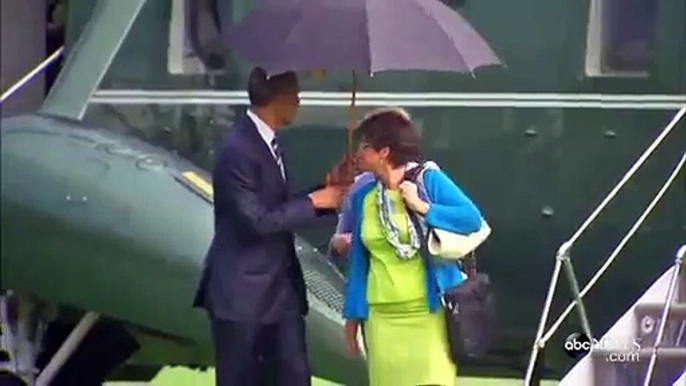 Amazing  Video of Obama With Umbrella in Rain