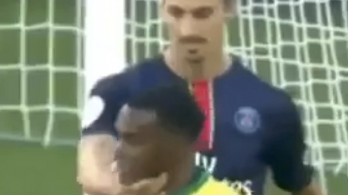 L'embrouille entre Zlatan Ibrahimovic et Wilfried Moimbé - PSG vs. Nantes