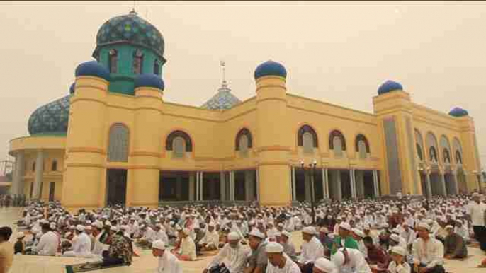 Musulmanes del sudeste asiático celebran la fiesta del cordero, la mayor del Islam