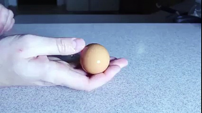 how to peel the egg in a second