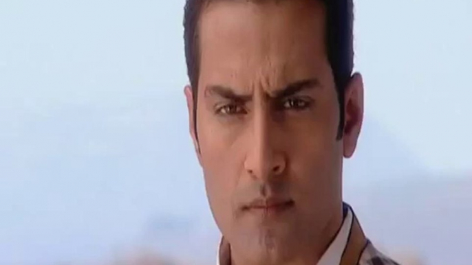 Handsome Sudhanshu Pandey as Yuvraaj Fights on a Hill with Ranbakura ~ Jhansi ki Rani