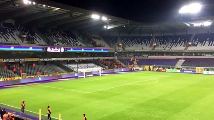 Les supporters de Malines 40 min après la fin du match chantaient encore