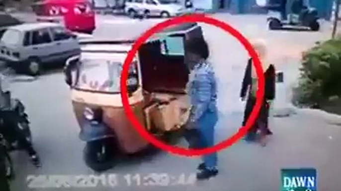 CCTV Footage of Robberies near Continental Bakery, Gulistan e Jauhar, Karachi