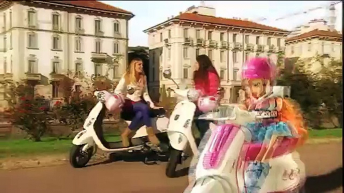 Winx Club - Fashion Dolls - Bloom's Vespa